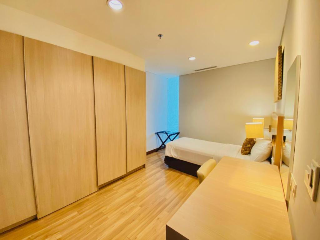 The H Tower Rasuna Suites Kuningan Jakarta By Villaloka Екстериор снимка