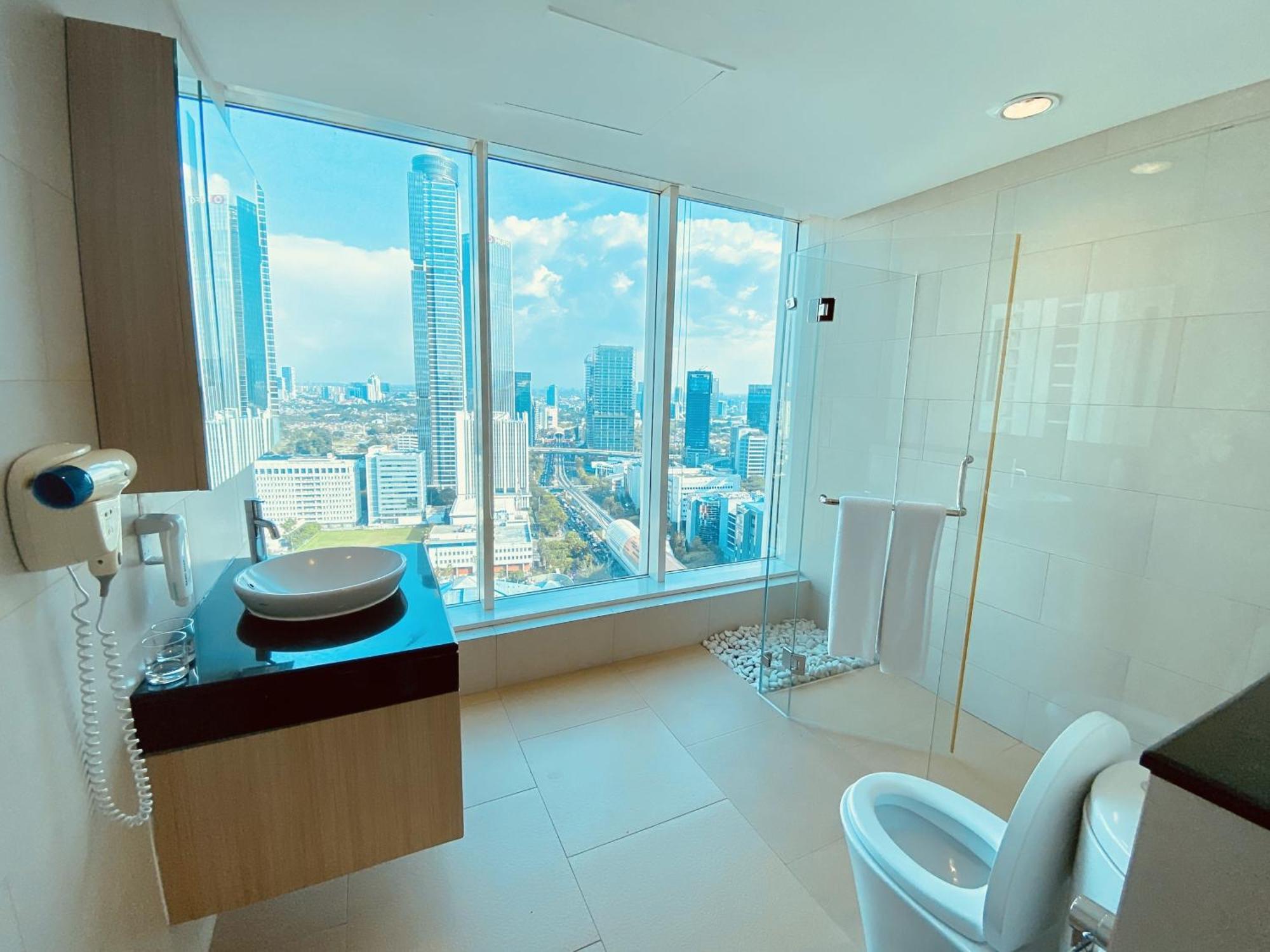 The H Tower Rasuna Suites Kuningan Jakarta By Villaloka Екстериор снимка