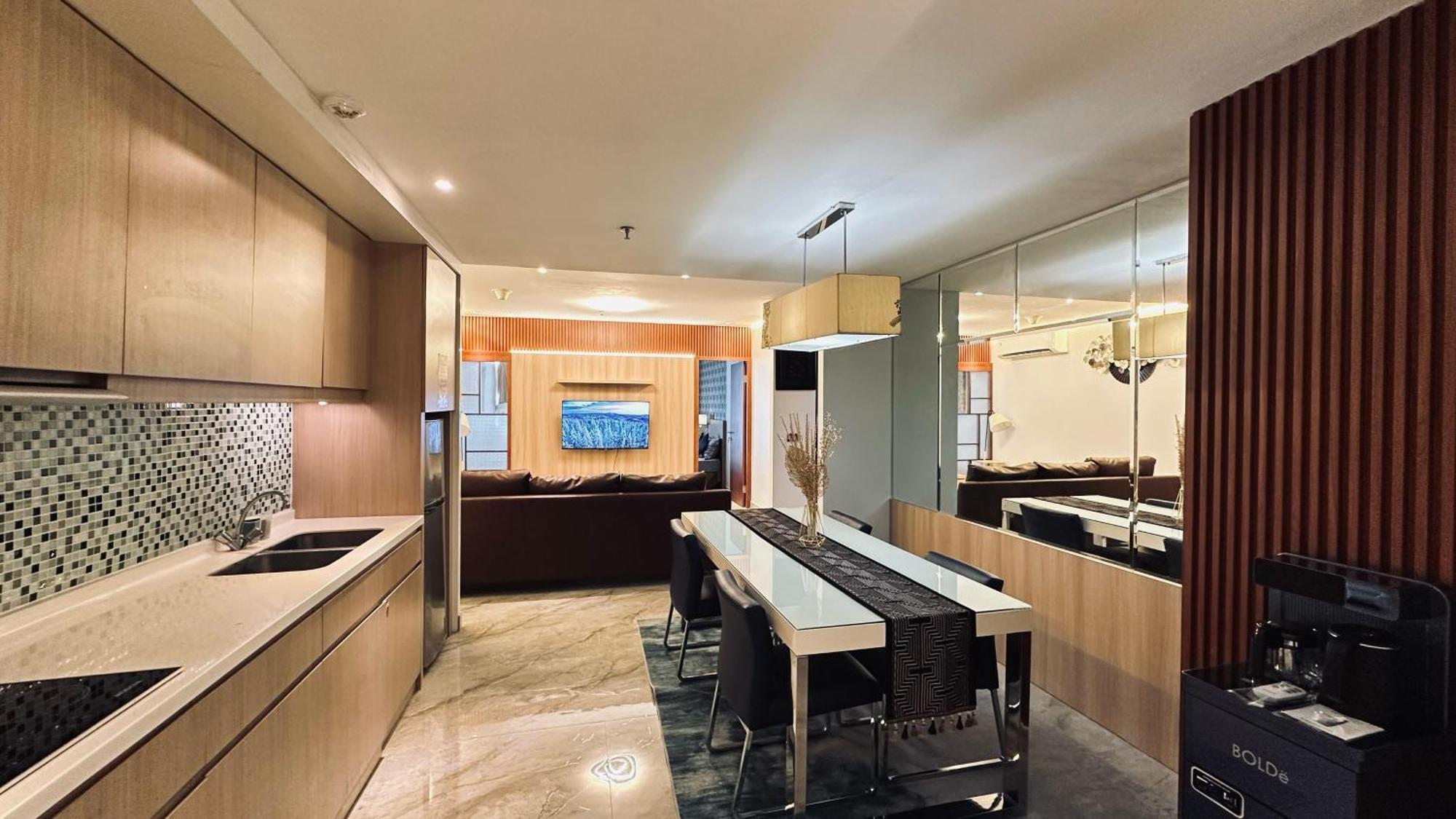 The H Tower Rasuna Suites Kuningan Jakarta By Villaloka Екстериор снимка